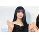 i-dleミンニ、美脚＆ウエスト際立つユニフォーム姿披露「脚のラインが完璧」「ウエスト細くて憧れる」の声