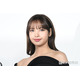 BLACKPINKリサ、美スタイル際立つビキニショットに熱視線「頭身バランスが神」「オーラ全開」
