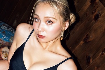 “超ギャルル”で話題・ゆみちぃ、水着姿で美ボディ輝く 大人の表情にドキッ 画像