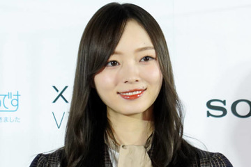 乃木坂46梅澤美波、クールな微笑みを見せた姿に「イケメンすぎて惚れる」「完璧なほどに美しい」の声 画像