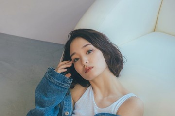 剛力彩芽、ヘルシーボディ輝くキャミ姿「週刊FLASH」表紙登場 画像