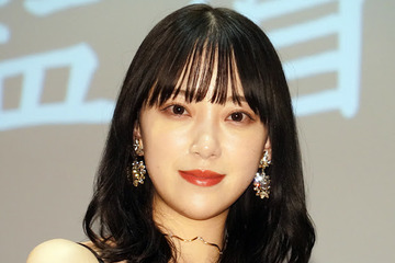 堀未央奈、悩ましいフェイスパックによる肌荒れ症状を明かす「いつものスキンケアをしても治まらない」 画像