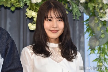 有村架純、SEXY肌見せドレス姿にファン釘付け「圧倒的美」「憧れのスタイル」 画像