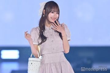 SKE48野村実代、頬のリボンに視線集中 ミニスカセットアップでガーリーに【GirlsAward 2025SS】 画像