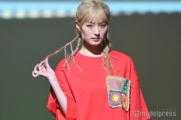鶴嶋乃愛、黒髪から金髪にイメチェン 雰囲気ガラリヒッピースタイル【TGC香川2025】 画像