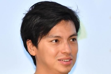 「めちゃくちゃ美男子」アレクサンダー、懐かしのモデルSHOTに反響「hydeじゃん」 画像