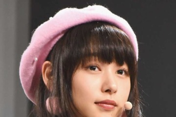 桜井日奈子、夏を感じる眩しい笑顔SHOTを披露！前田敦子も反応「可愛すぎない？！」 画像