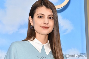 マギー、船上で美脚堂々披露 「スタイル神」「絵になる美しさ」の声 画像
