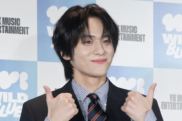 「どっちもわんこ」山下幸輝、大型犬と戯れる笑顔SHOTにファンほっこり「平和空間すぎ」 画像