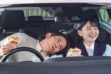 岡田准一＆山田杏奈、共演3年目で息ぴったり 全力アクションに笑顔 画像