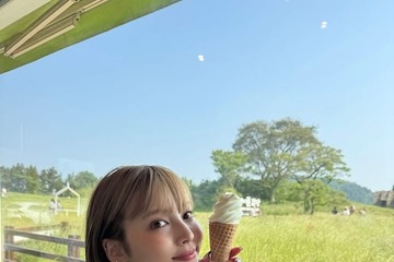 「シャッフルアイランド」ののこ、ミニ丈から美太もも全開「スタイル抜群」「脚綺麗」の声 画像