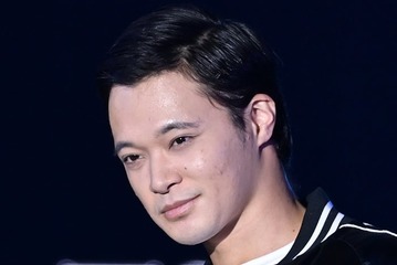 「ラヴィット！」出演人気芸人、“妻をお姫様抱っこ”ウエディングフォト話題 かが屋・加賀が撮影 画像