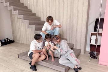 第5子妊娠中の辻希美、家族揃ってのスタジオ撮影を報告「子ども達も朝から頑張ってくれて」 画像