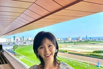 横山ルリカ、膝上ゴルフウェア姿に反響「脚長すぎ」「圧倒的存在感」 画像