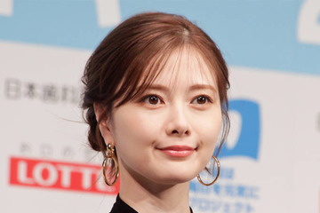 白石麻衣『最後の鑑定人』で人のウソを見抜く“変人”研究員を好演！芝居の幅を広げる挑戦に注目 画像