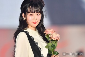 越智ゆらの、ミニショーパンから美脚披露「脚真っ直ぐで綺麗」「可愛い」の声 画像