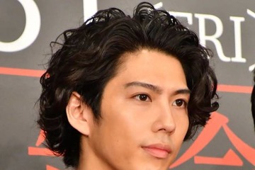 賀来賢人、山崎賢人＆土屋太鳳の絆を感じる？撮影中エピソード明かす「めちゃめちゃいい空気」 画像