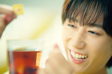 Snow Man阿部亮平、紅茶ブランドアンバサダー就任 新CMで“香り”にうっとり 画像