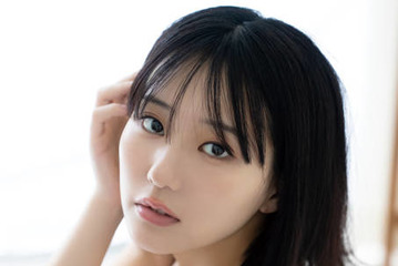 田中美久、ふっくら美谷間が眩しい水着SHOT披露！表紙を務める「BOMB Premium」が異例の増刷 画像