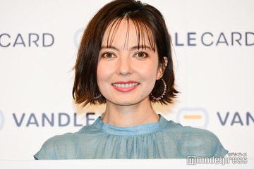 ベッキー、水着透けるバックショットに「色っぽい」「大人の休日」の声 画像