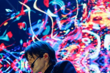 山田涼介「ビリスク」生徒役・超特急ハルと共演「活躍を見られて非常に嬉しかった」他メンバーにお願いも「俺の横並ばないで？」【ZOZOFES】 画像
