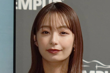 宇垣美里「すごい好き」バッグにINして持ち歩き！秋にも似合うリップアイテム 画像