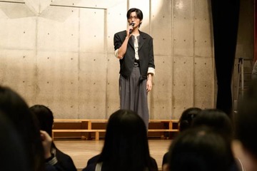 「Zoff」アンバサダー目黒蓮、学生たちの前にサプライズ登場！サングラスを通じて目の健康の大切さを発信 画像