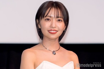 大原優乃、肩出しTシャツから美脚スラリ “奇跡”の公演オフショット公開 画像