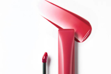 HERA、鮮やかな彩りが息づく“セラム級の密艶”リップセラム全6色が新登場 画像