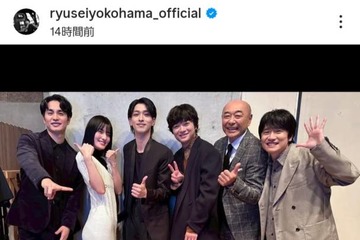 横浜流星、最終回の『べらぼう』キャスト陣とパシャリ！万感の思い明かす「最後まで蔦重の生き様を…」 画像