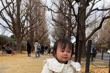 山本圭壱、父娘で散歩へ！1歳愛娘のウォーキングSHOTに「モデルさんみたい」「天使じゃん」の声 画像