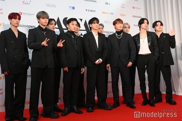 JO1、年内活動終了の鶴房汐恩にメッセージ「これからも仲良くしていけたら」 画像