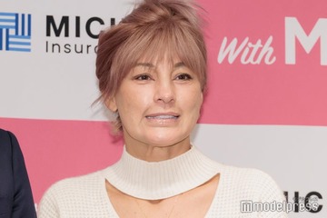 乳がん公表の梅宮アンナ「髪の毛くるくるりん」抗がん剤治療後の地毛姿公開「ありのままの姿に勇気もらった」「かっこいい」の声 画像