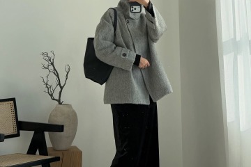 シャギー素材のミドル丈コートで即オシャレ。真冬こそ、選びたいのは明るいトーン【40代の毎日コーデ】 画像