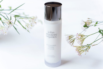 オーガニックコスメのイメージが覆されるかも。ジョンマスターオーガニックの新化粧水の進化がすごい 画像
