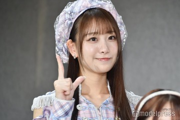 ＝LOVE瀧脇笙古、ニット×ミニスカで美スタイル披露「お人形さんみたい」「可愛すぎる」の声 画像