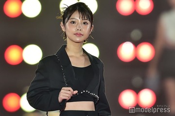 「オオカミちゃん」中国出身の美人歌手、ポルシェ納車を報告 愛車との写真に「格好良い車」「羨ましい」の声 画像