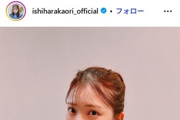 声優・石原夏織、ミニ丈フリルワンピで脚線美披露「シルエット最強」「白コーデの破壊力すごい」と反響 画像