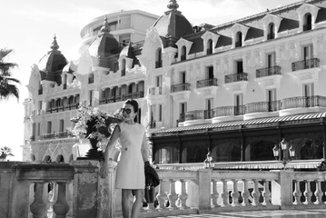 50歳で夫が急逝、多額の負債、2度の大病…。どん底から年商7億のビジネスを成功させた、モナコ王宮前で暮らす女性起業家の壮絶な人生とは 画像