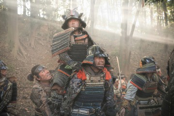 裏切りと忠誠で時代が動いた戦国時代。長政の謀反に怒り狂う信長に、藤吉郎が示した愛。そして小一郎は…【NHK大河『豊臣兄弟！』14話】 画像