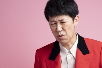 「隣の席の人が臭い！」芸人・小籔千豊なら、スメハラ問題とどう向き合う？職場の「においトラブル」に実体験からアドバイス 画像