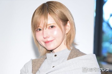 益若つばさ、美脚際立つ春のミニワンピ披露「可愛すぎる」「うにちゃんとの2ショットに癒される」と反響 画像