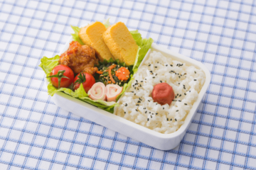 朝慌ててお弁当を作ったら…→蓋をあけた瞬間「なんでこんな形…？」思わず笑った状況とは 画像