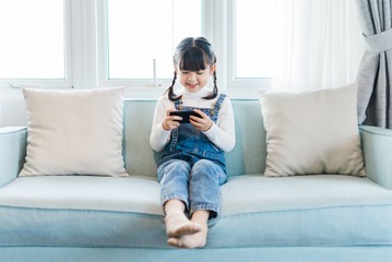 「約束したでしょ！？」は逆効果！？ スマホの使用を「自分でコントロールできる子になる」ために大切なポイントは 画像
