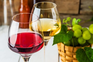 お育ちがバレます「グラスに口紅がついたら…」覚えておきたいテーブルマナー（前編） 画像