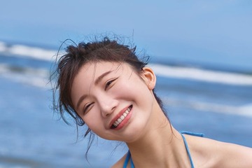 小倉ゆうか“帰ってきた神ボディ”解放 7年ぶり「FRIDAY」登場 画像