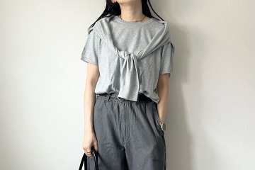 【ユニクロ・GU】全身グレーコーデ。ワントーンを洗練見えさせる鍵は”濃淡”【40代の毎日コーデ】 画像
