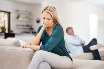 モラハラ夫と40年も連れ添ってしまった。モンスタークレーマーなのに、偉い人には媚びへつらう。残りの人生、「一緒にいて楽しくない」夫とこのままでいい？ 画像