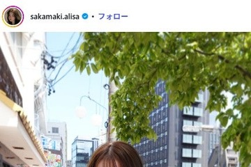 「仮面ライダーガッチャード」坂巻有紗、美脚際立つミニワンピ姿 岐阜旅行ショットに「スタイル抜群」「オーラが半端ない」と反響 画像