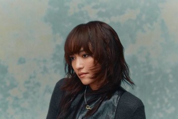 iri、初のアニメタイアップが決定。書き下ろし曲「Period」がTVアニメ『ホタルの嫁入り』OPテーマに 画像